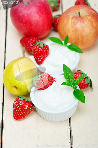 Image of fruits and yogurt 
