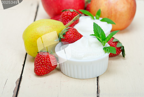 Image of fruits and yogurt 