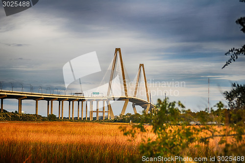Image of The Arthur Ravenel Jr. Bridge that connects Charleston to Mount 