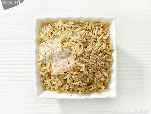 Image of bowl of brown rice grains