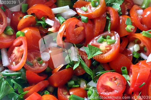 Image of Salad with tomatoes, onions and parsley