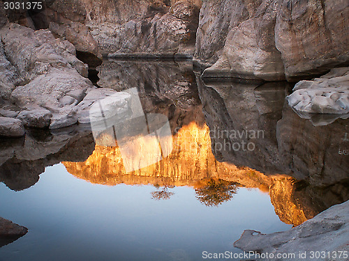 Image of Red Rock Reflections At Mina Clavero