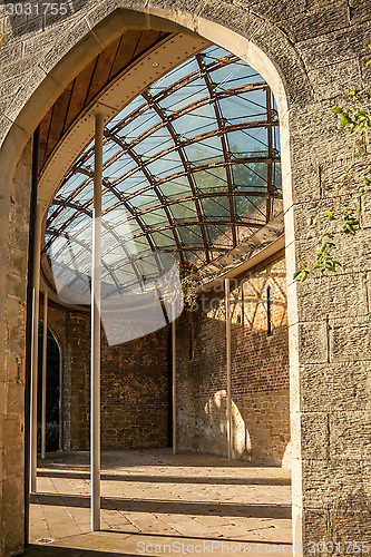 Image of Building With Cross Hatched Ceiling