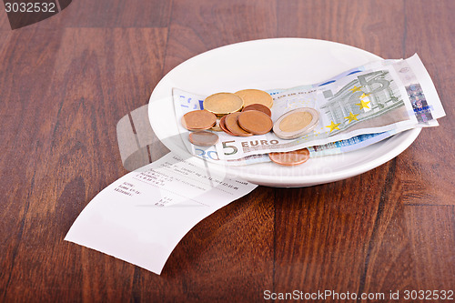 Image of Tip on a restaurant table