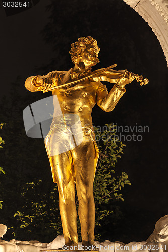 Image of Johann Strauss statue at Stadtpark in Vienna