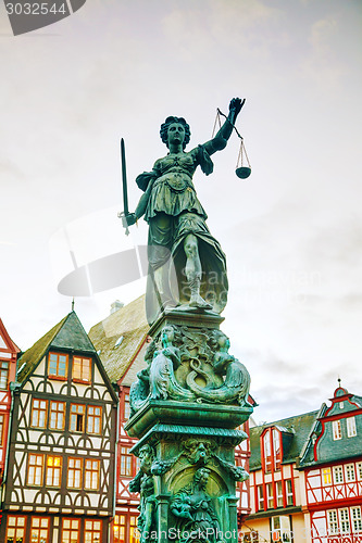 Image of Lady Justice sculpture in Frankfurt, Germany