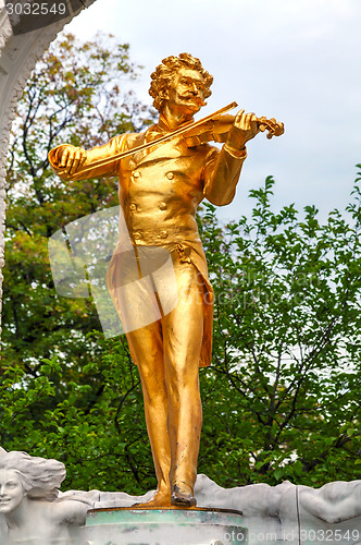 Image of Johann Strauss statue at Stadtpark in Vienna