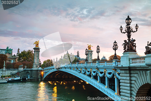 Image of Aleksander III bridge in Paris