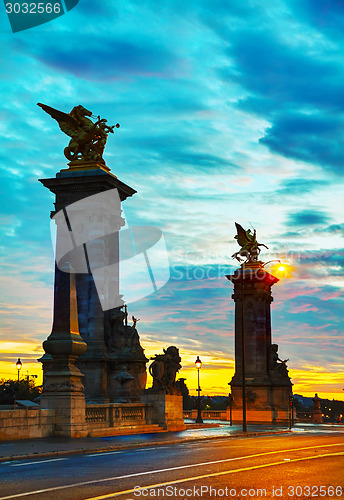 Image of Aleksander III bridge in Paris