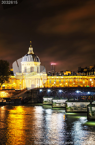 Image of Institut de France building in Paris, France