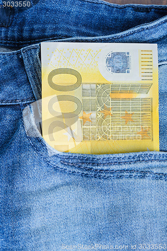 Image of 200 Euro in a jeans pocket