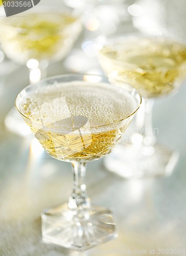 Image of glasses of champagne