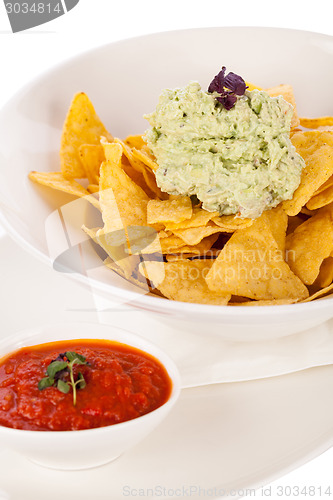 Image of Crisp corn nachos with guacamole sauce