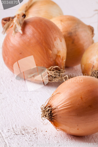 Image of Small fresh brown onions