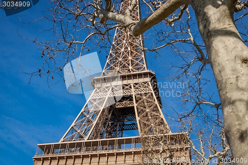 Image of Eiffel Tower in Paris