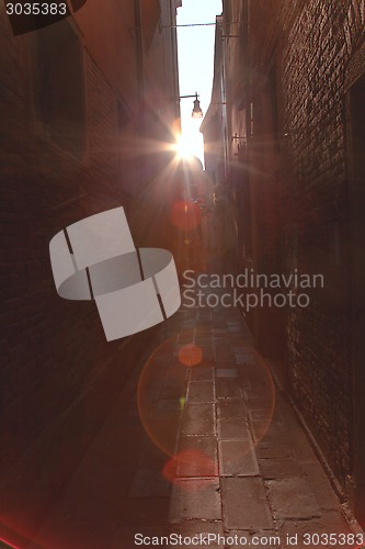 Image of alley in the darkness