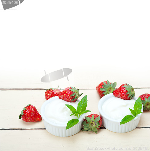 Image of organic Greek yogurt and strawberry