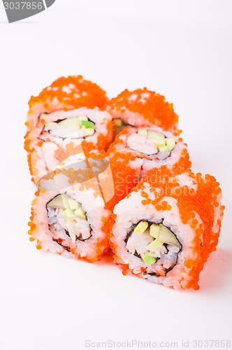 Image of sushi roll in tobiko 