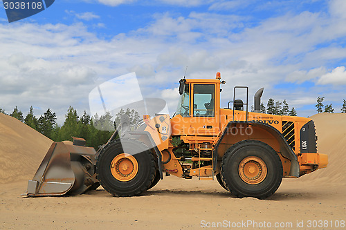 Image of Volvo L150E Wheel Loader at a Sand Pit