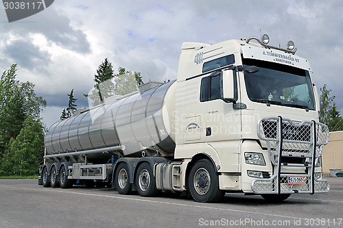 Image of White MAN TGX 26.540 Tank Truck with Bull Bar