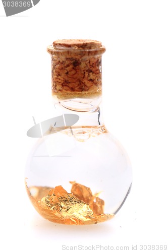 Image of gold in water bottle 
