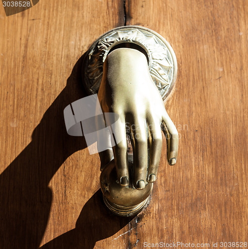 Image of Misterious Knocker