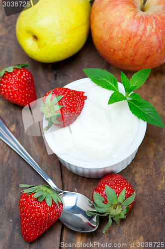 Image of fruits and yogurt 