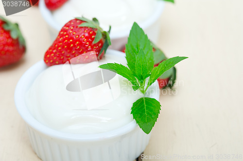 Image of organic Greek yogurt and strawberry