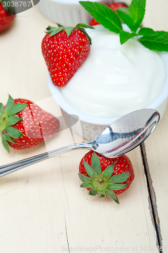 Image of organic Greek yogurt and strawberry