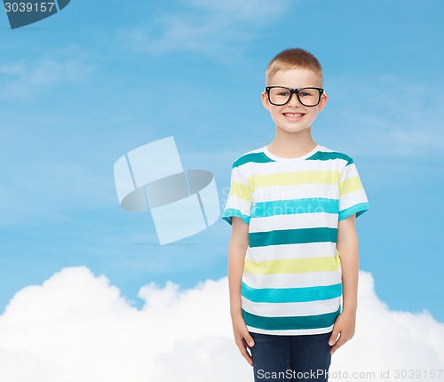 Image of smiling little boy in eyeglasses