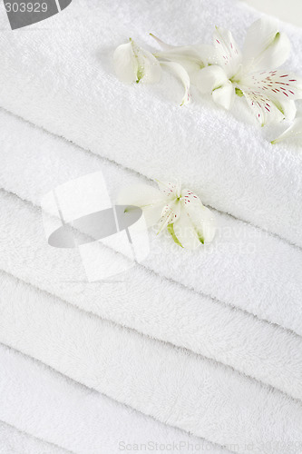 Image of White towels