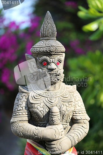 Image of Thai statue war