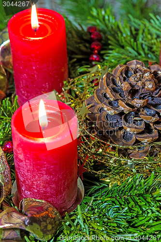 Image of Advent wreath with burning candles