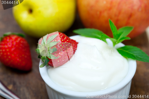 Image of fruits and yogurt 