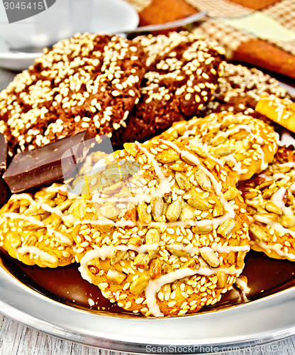 Image of Cookies chocolate and shortcake with sesame on tray