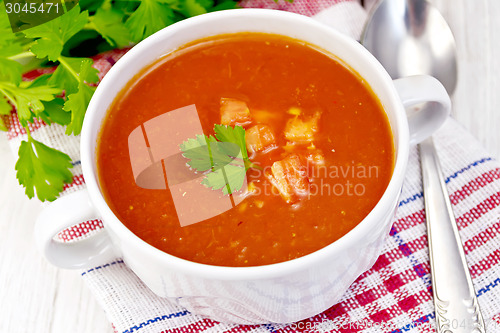 Image of Soup tomato with pieces on the light board