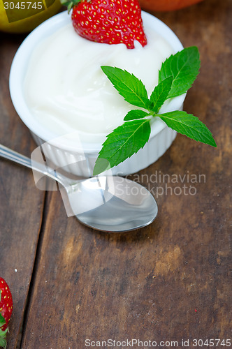 Image of fruits and yogurt 