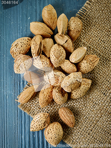 Image of roasted almond nuts