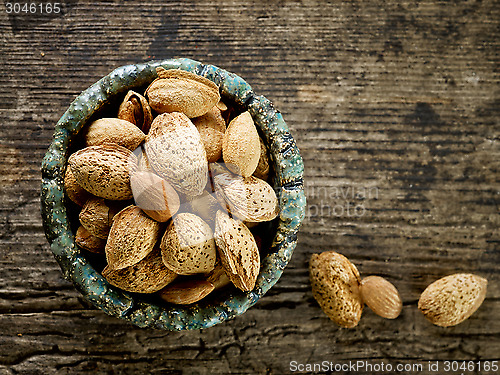 Image of roasted almond nuts