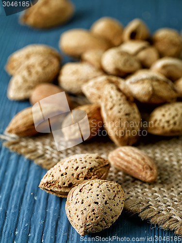 Image of roasted almond nuts