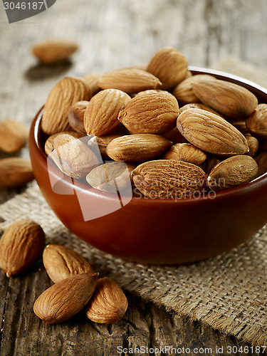 Image of bowl of almond nuts