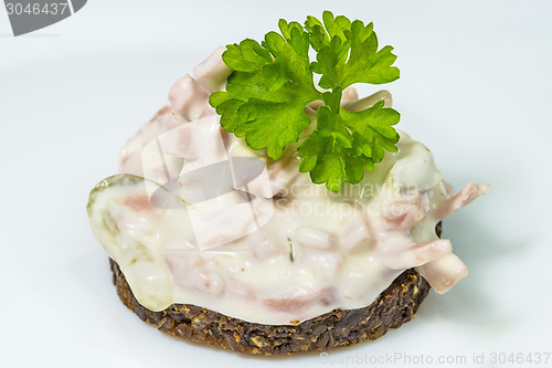 Image of Pumpernickel with meat salad