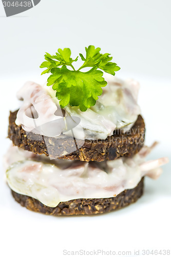 Image of Pumpernickel with meat salad