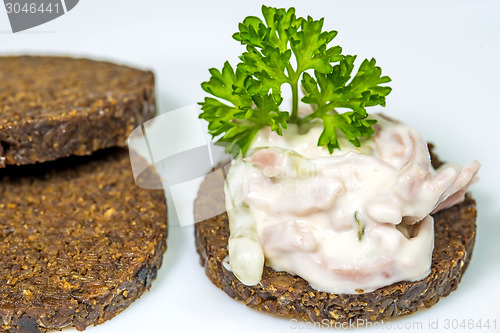 Image of Pumpernickel with meat salad