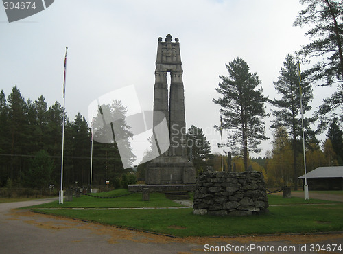 Image of Peace monument from 1914 on the Norwegian-Swedish border