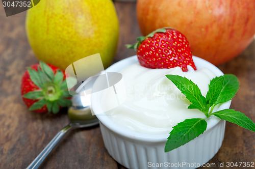 Image of fruits and yogurt 