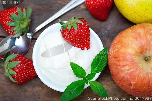 Image of fruits and yogurt 