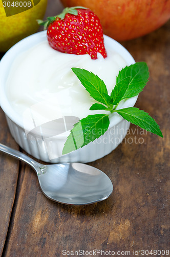 Image of fruits and yogurt 