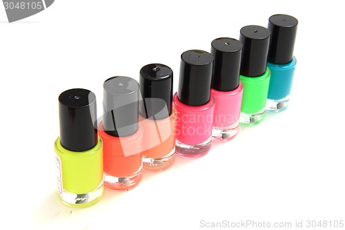 Image of color nail polish 