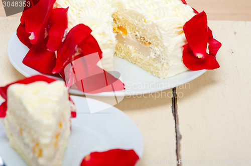 Image of whipped cream mango cake